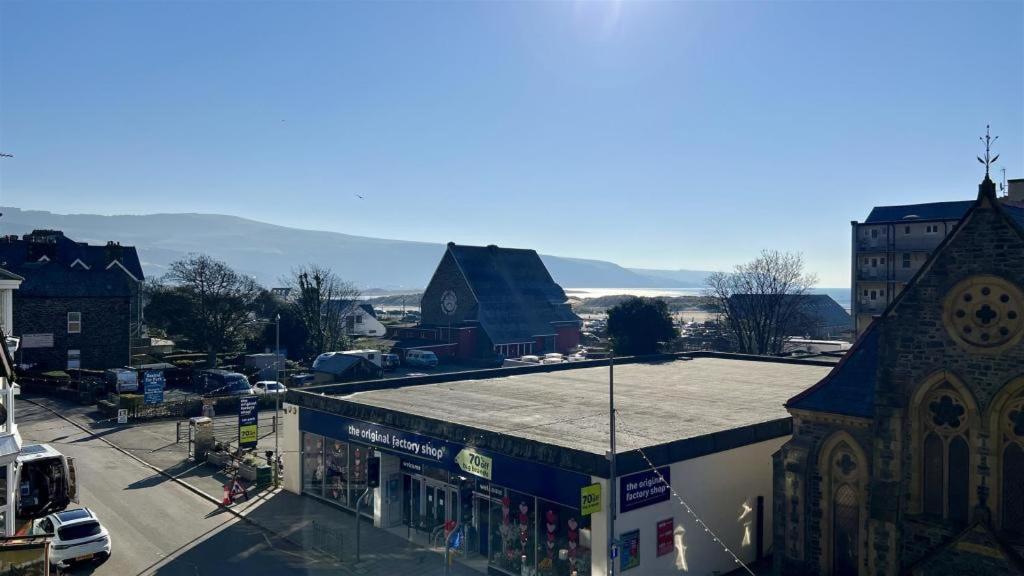 Luxury 4 Bedroom Seaside Apartment - Glan Y Werydd House Бармут Екстериор снимка