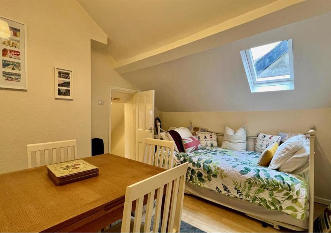Luxury 4 Bedroom Seaside Apartment - Glan Y Werydd House Бармут Екстериор снимка
