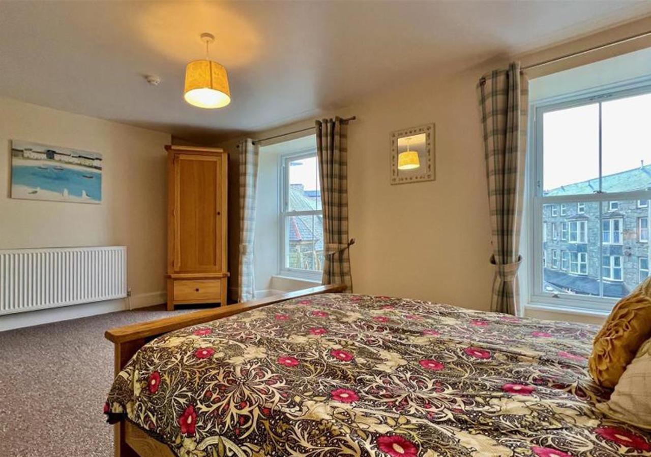 Luxury 4 Bedroom Seaside Apartment - Glan Y Werydd House Бармут Екстериор снимка